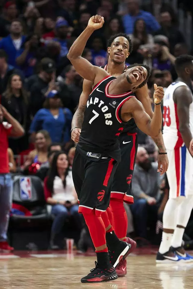 赵丽娜现身杭州主场，与新加坡门将桑尼合影助力国足.