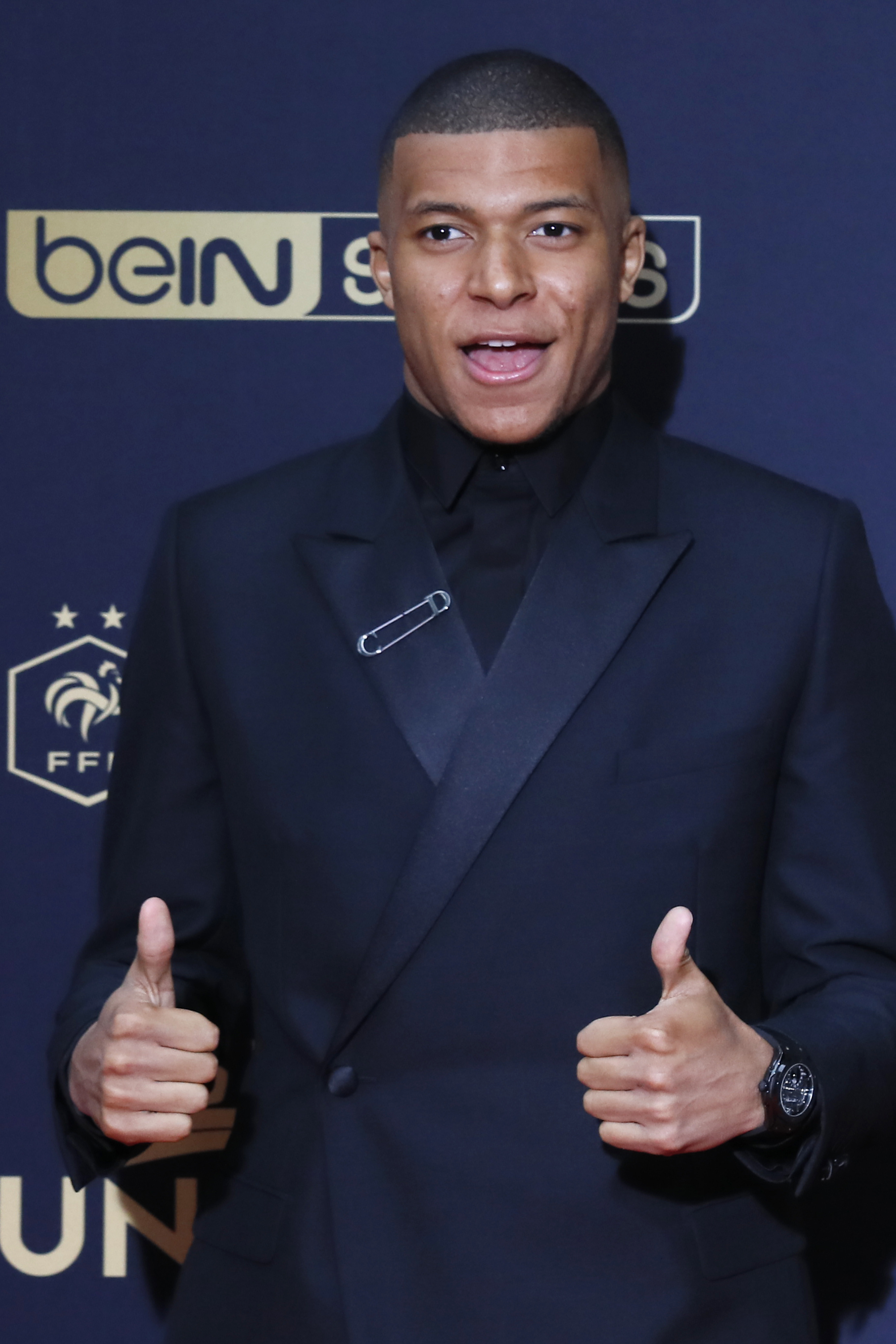 连续出现腘 连续出现腘